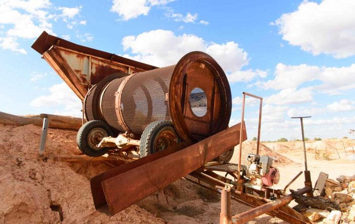 fossicking machine in yowah